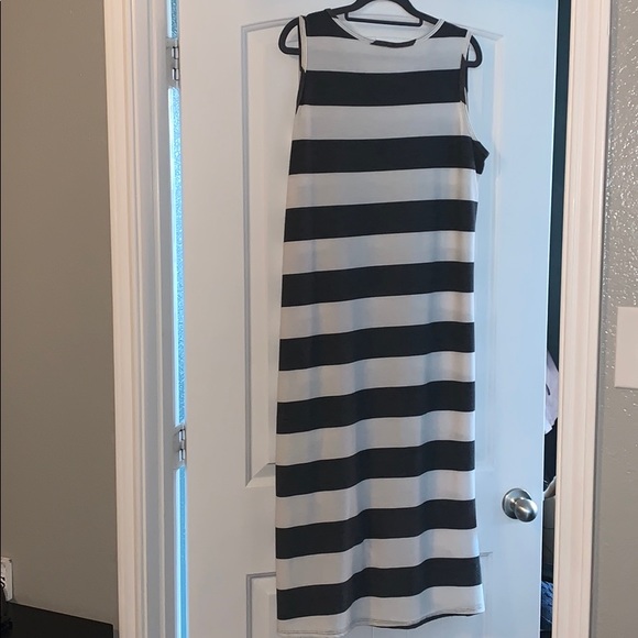 ee:some Sleeveless Maxi Dress, Lg - Picture 2 of 6